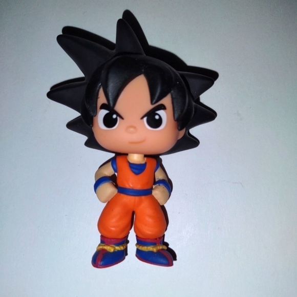 Funko Mystery Minis Vinyl Figure - Shonen JUMP - GOKU (Dragon Ball - 2 inch) - Picture 1 of 2